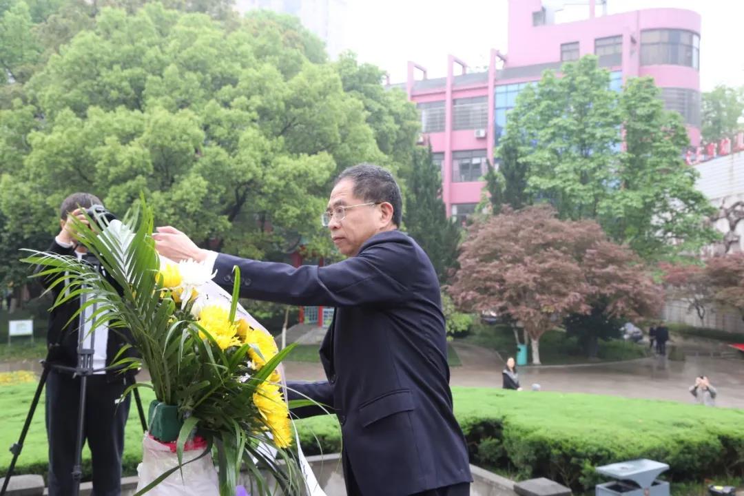 民革常德市委举行祭扫常德会战阵亡将士墓活动(图4)