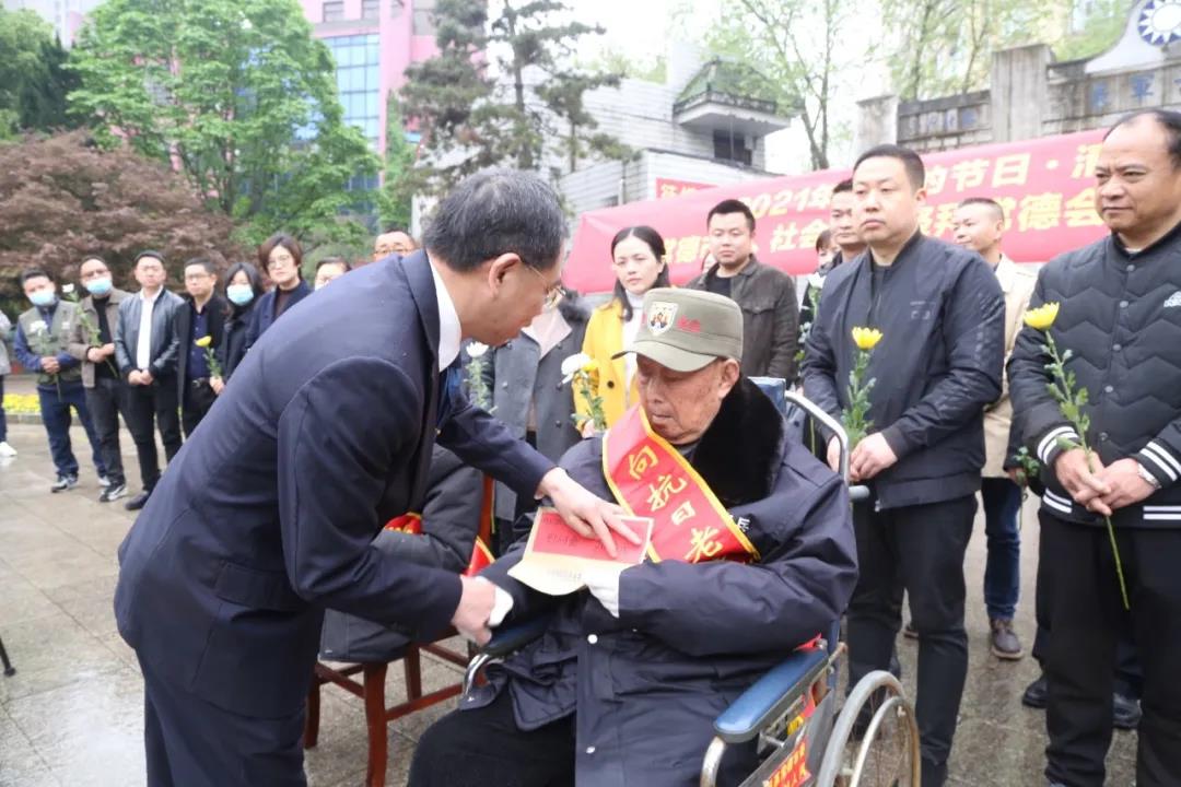民革常德市委举行祭扫常德会战阵亡将士墓活动(图3)