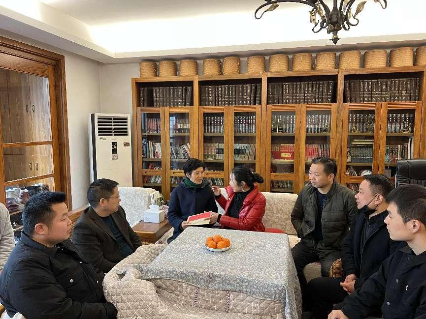  迎春送关怀 慰问暖人心(图3)