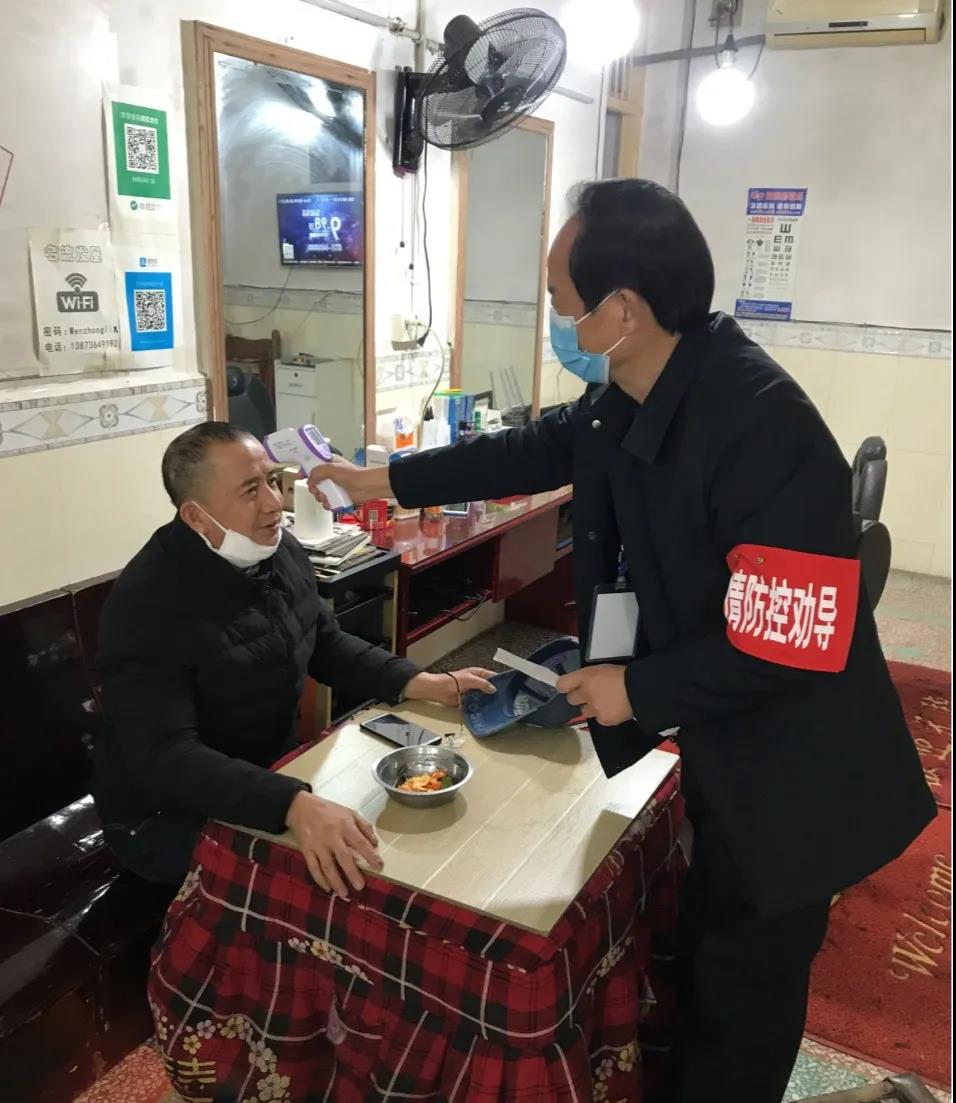 【灾难来袭 民革党员勇往直前】记民革桃源县支部党员、桃源县剪市镇水利站工作人员陈经国(图5)