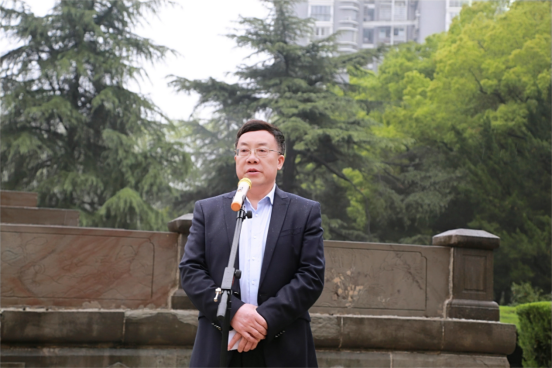 不忘先烈抛忠骨  民族复兴中华魂 ——常德市各民主党派举行祭扫常德会战阵亡将士公墓活动(图2)