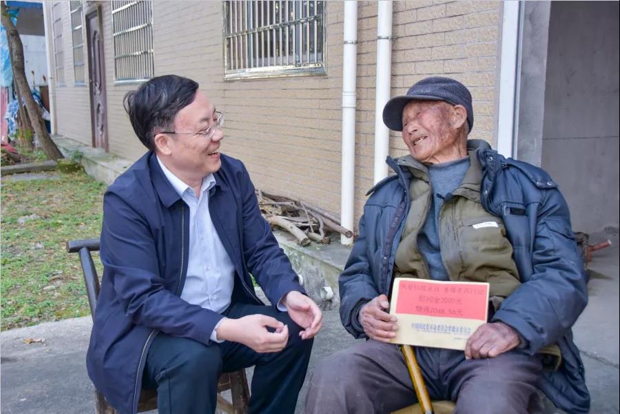 1-21121410462YI.jpg
